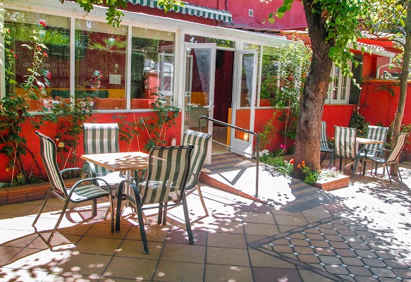 Residencia Centro Residencial de Mayores Ave María Gestión Privada — Av. del Aster, 24, Chamartín, 28016 Madrid, España