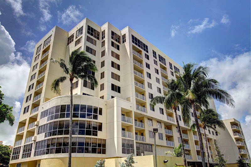 The Pointe At Pompano Beach