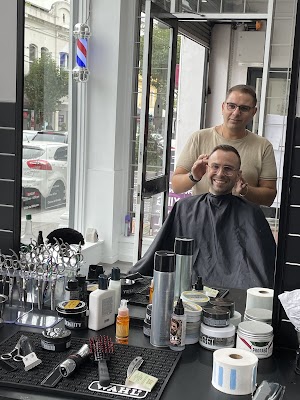 Identity Man Barberia photo 3