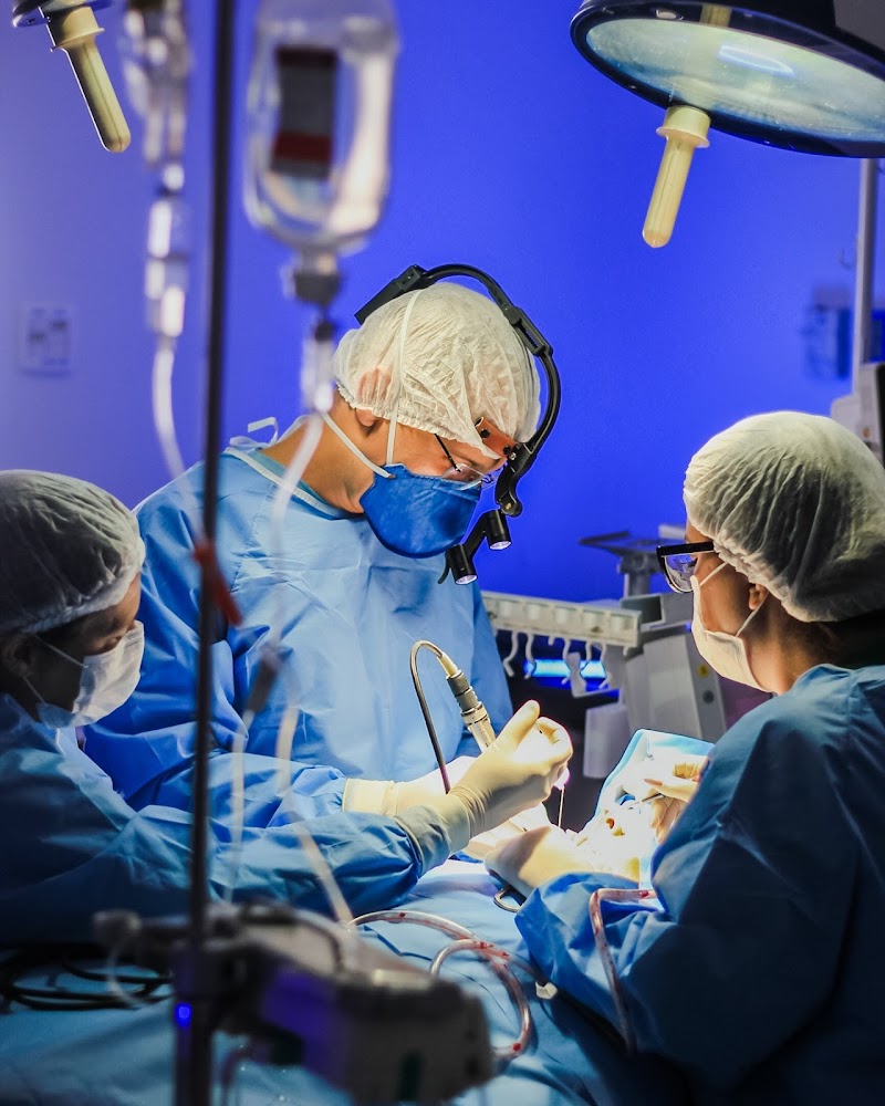 Dr. Thiago Lucena | Bucomaxilofacial | Implante dentário Zigomático | Siso | Estomatologia | Bradesco Saúde | Duque de Caxias - foto 4