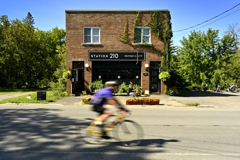 Station 210 | Boutique et café photo 1
