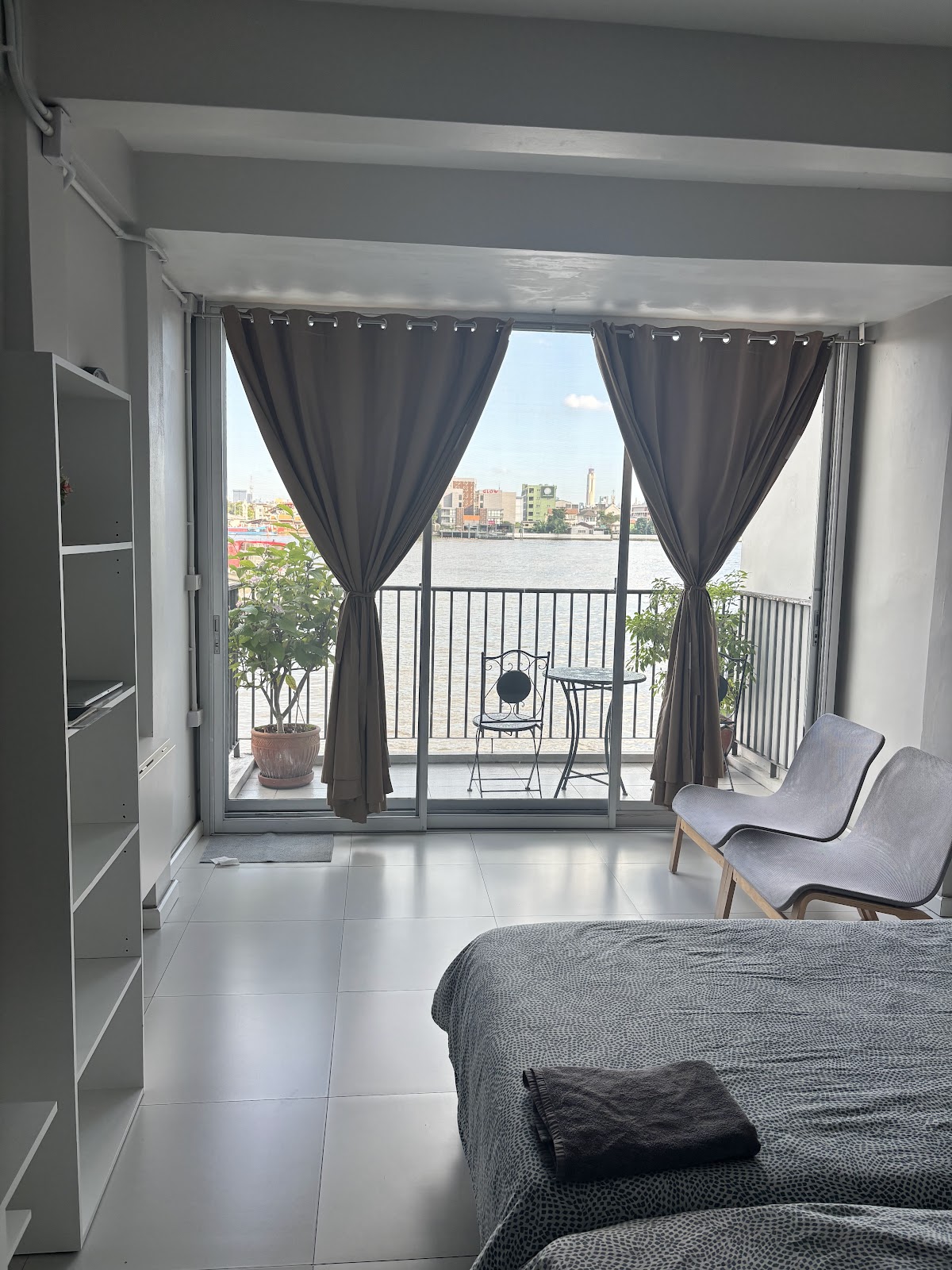 DBF Apartments by the River