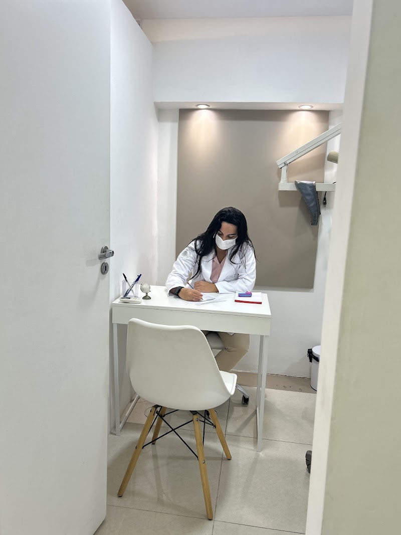 Dra. Laura Bastos - Cirurgiã Dentista | Urgência | Dentista 24h - foto 3