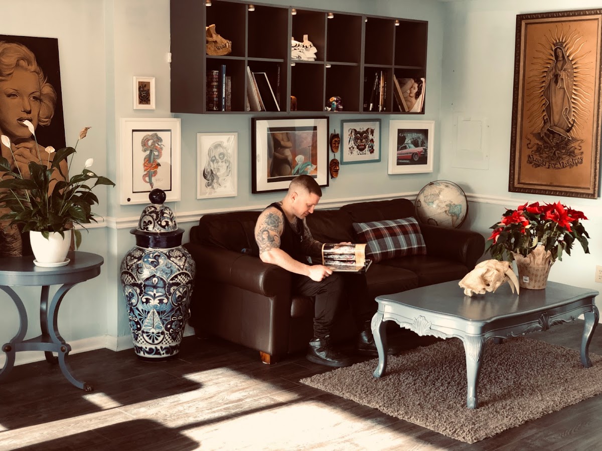 Dixer — tattoo studio near Fairfax