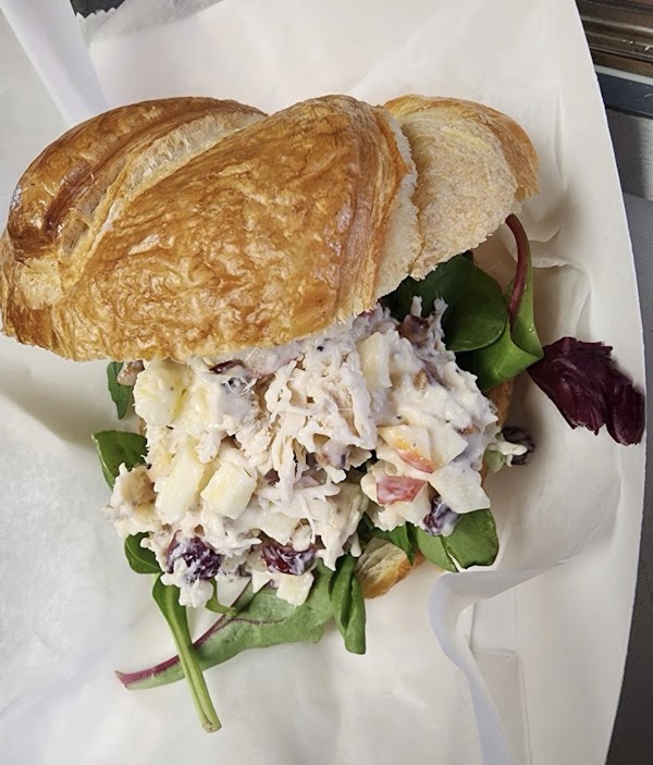 LIVVI'S LUNCHBOX exterior