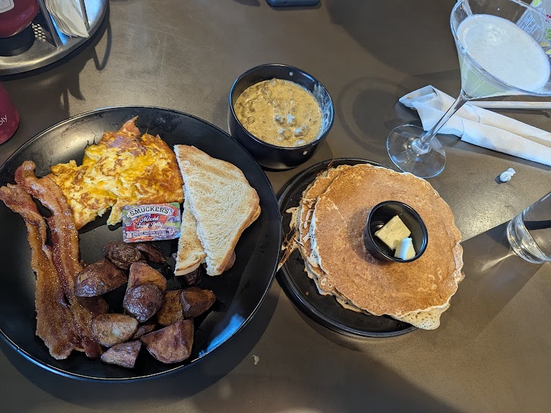 Earthworks Cafe & Lounge photo 3