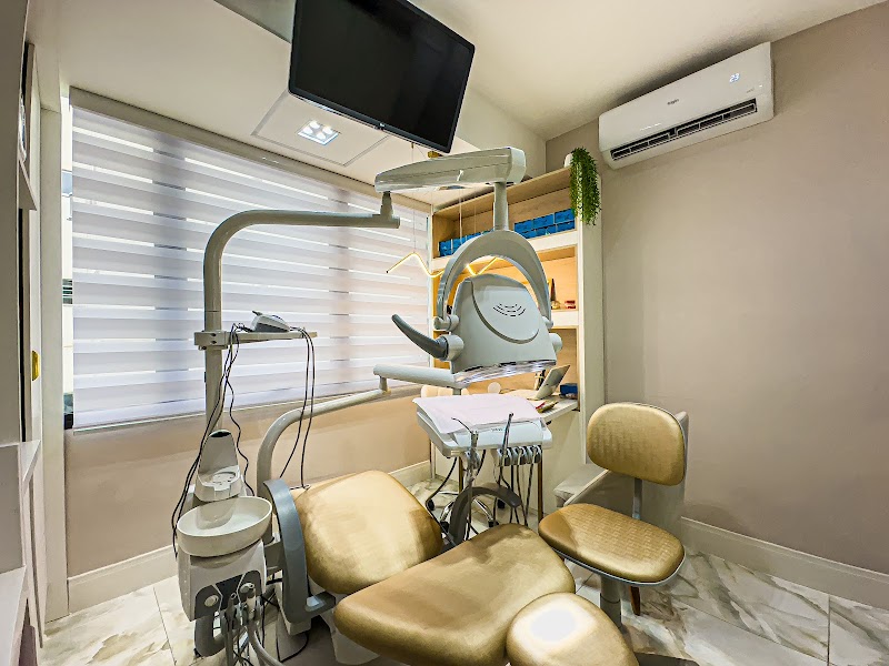 Dentista Dra. Jéssica Morais | Clínica Odontológica | Lente de Resina | Faceta | Invisalign | Ortodontia | Limpeza | Botafogo - foto 2