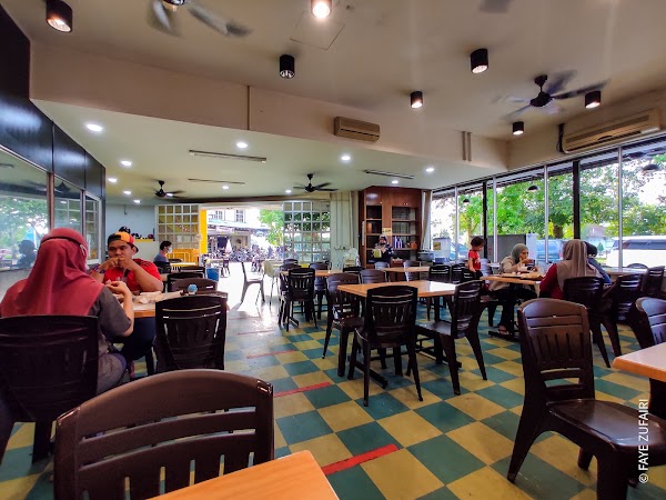 Ayam Gepuk Pak Raden Perda - Photo 1