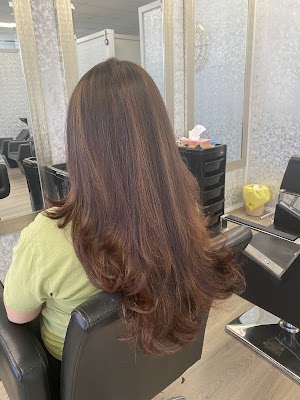 Flaunt Hair and Beauty Salon photo 2