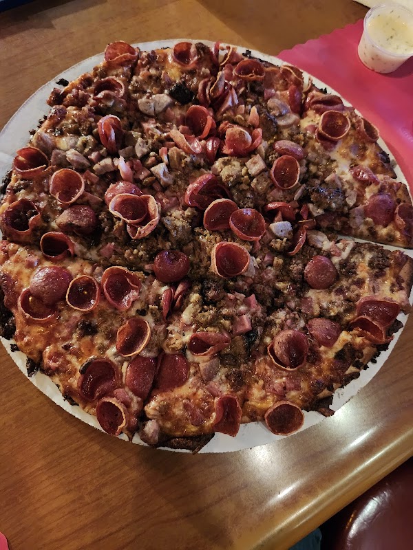 Plank's Cafe & Pizzeria photo 4