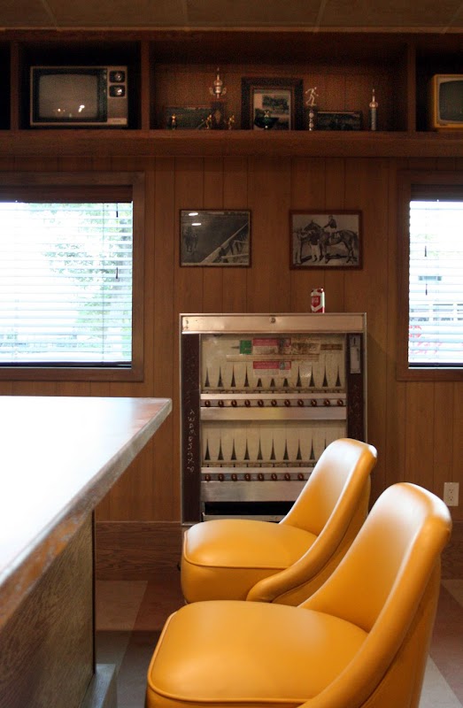 Skinny's Off Track Bar photo 8