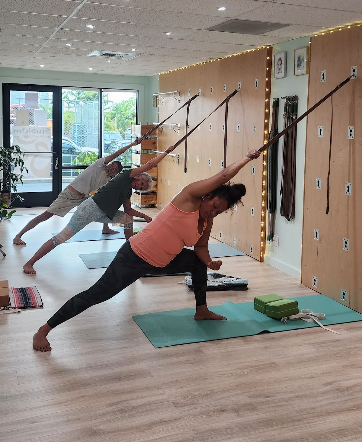 StudiOm: a yoga classroom — 4