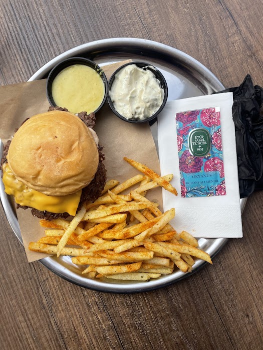 TUFF Burger fotoğraf 1