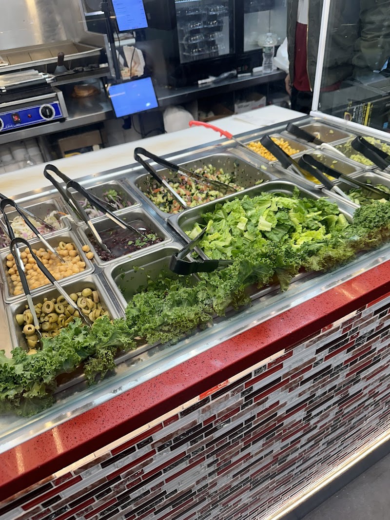 Halal Chicks and Platters photo 3