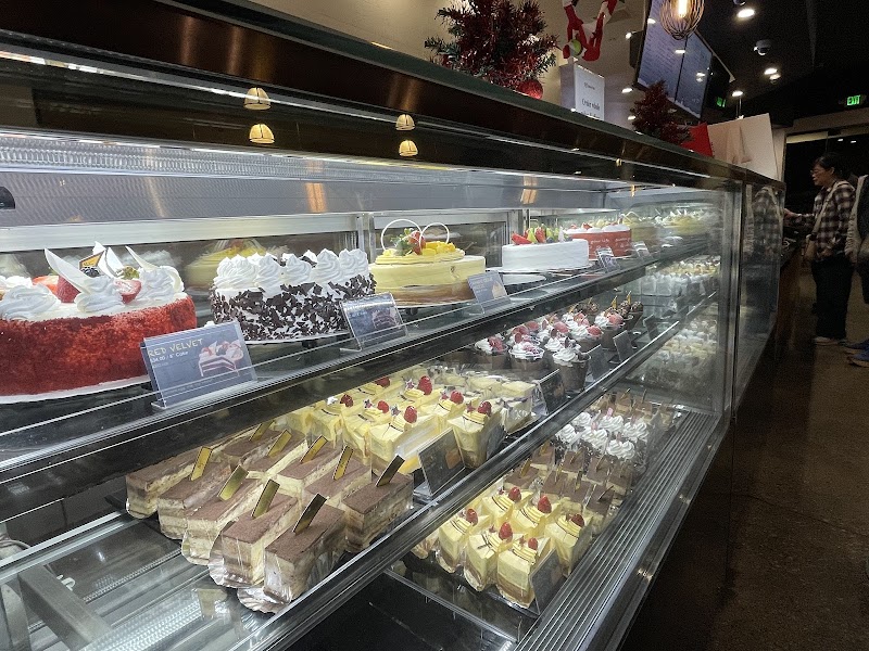 85°C Bakery Cafe - Gardena photo 3