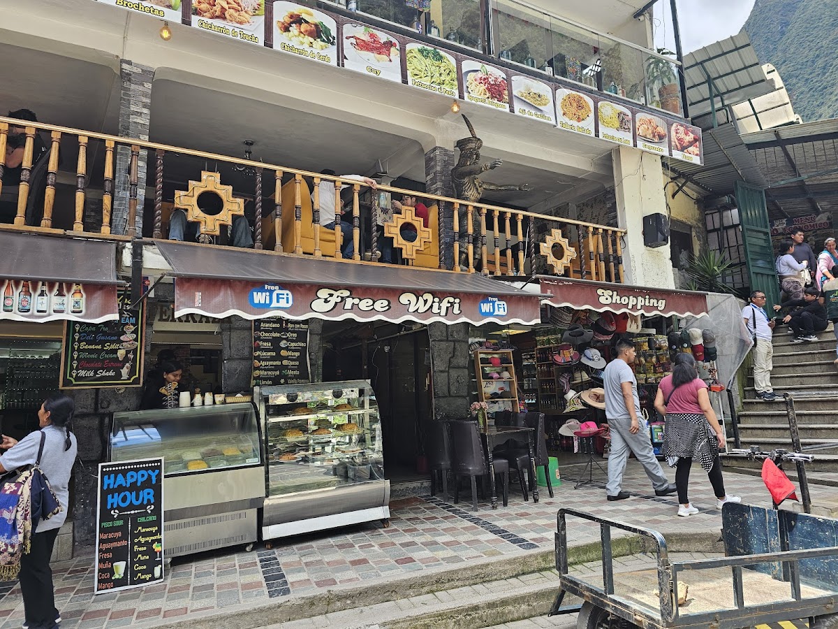 Terraza Resto Bar Coffee, restaurant, breakfast & craft beer in machu-picchu