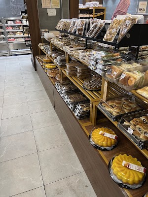 مخابز وحلويات حارة رحال