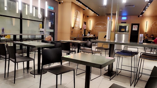 McDonald's Shaftsbury DT - Photo 1