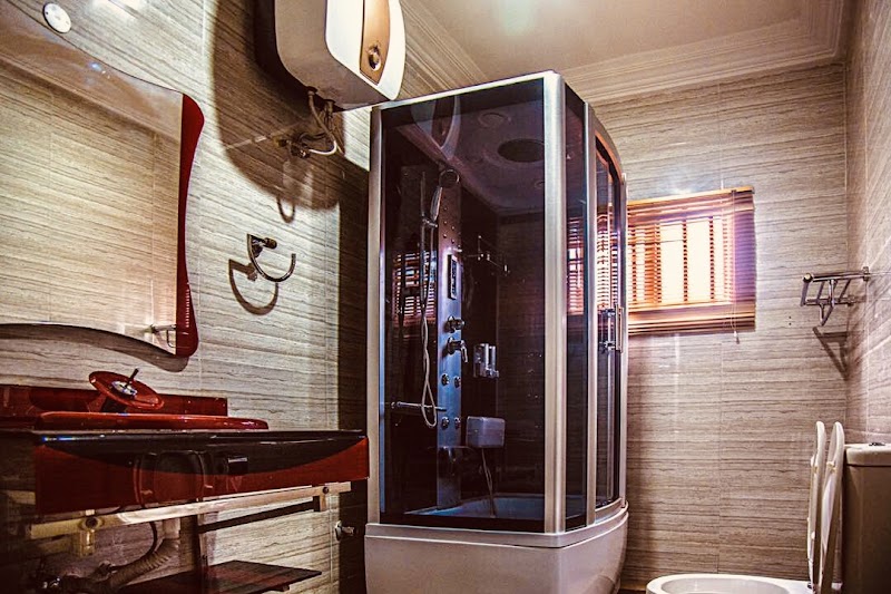 E-Suites Luxury Hotel photo 4