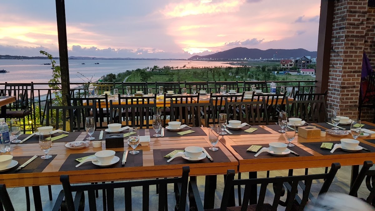 Nhà hàng Ngọc Phương Nam 1 in halong-bay