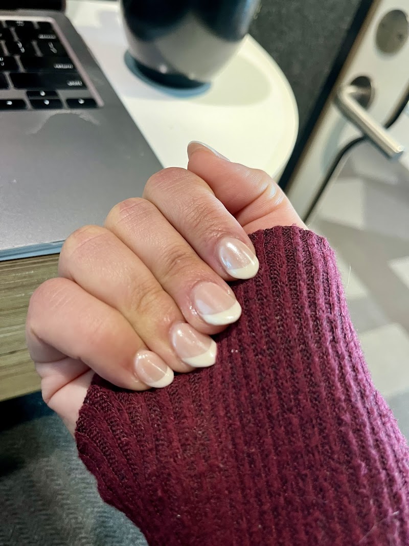 Central West End Nails & Spa