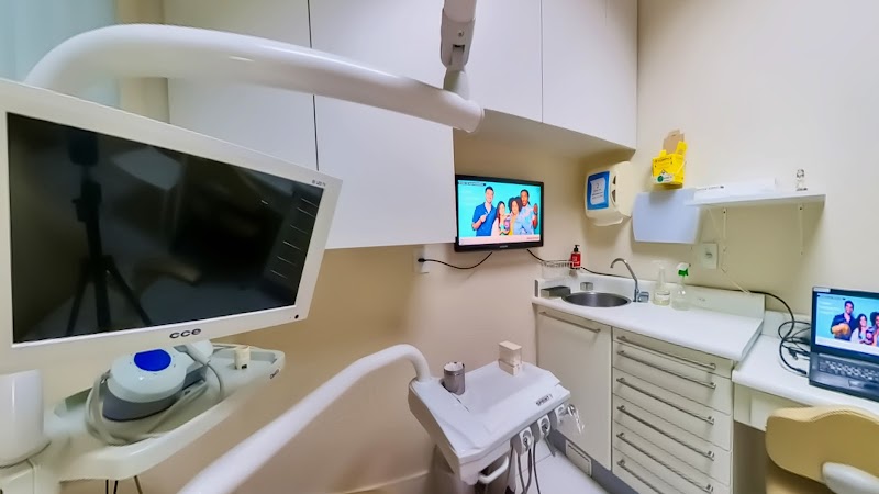 L.Bucci Odontologia Integrada Invisalign Doctor