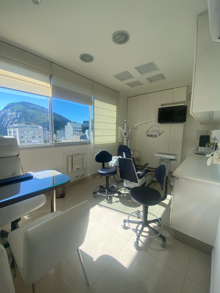 Dr. Danilo Passeado | Cirurgia Bucomaxilofacial