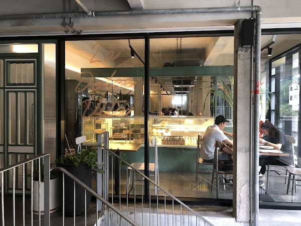 Naj & Belle Cafe Bangsar - Photo 1