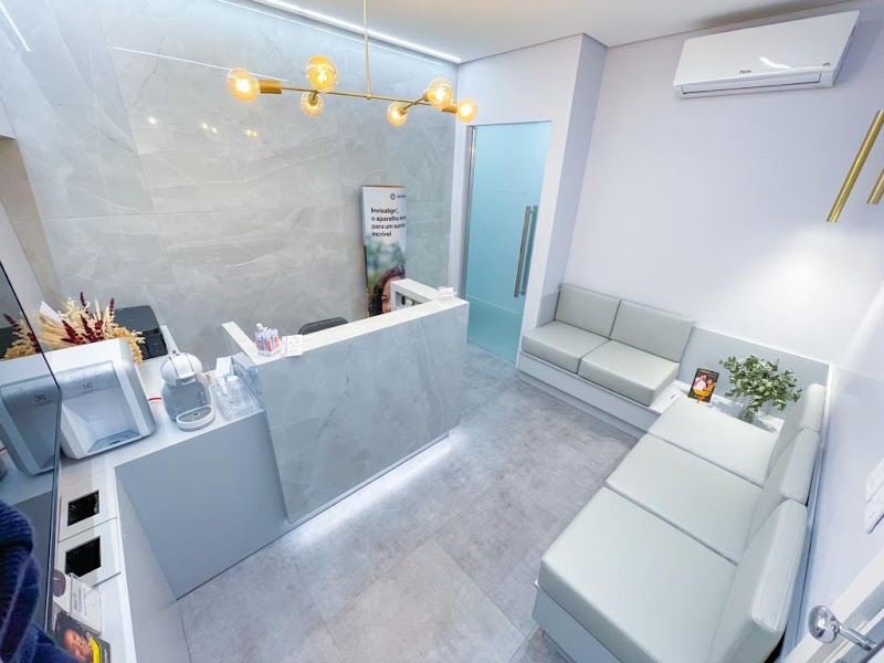 Dra Carina Cigolini - Cirurgiã-dentista