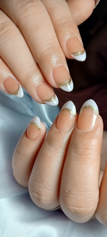 DINE CLASSIQUE NAILS