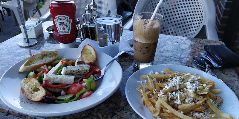 Papagalino's Cafe photo 2