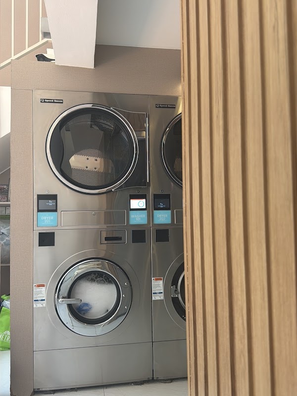 Klēn Laundromat.