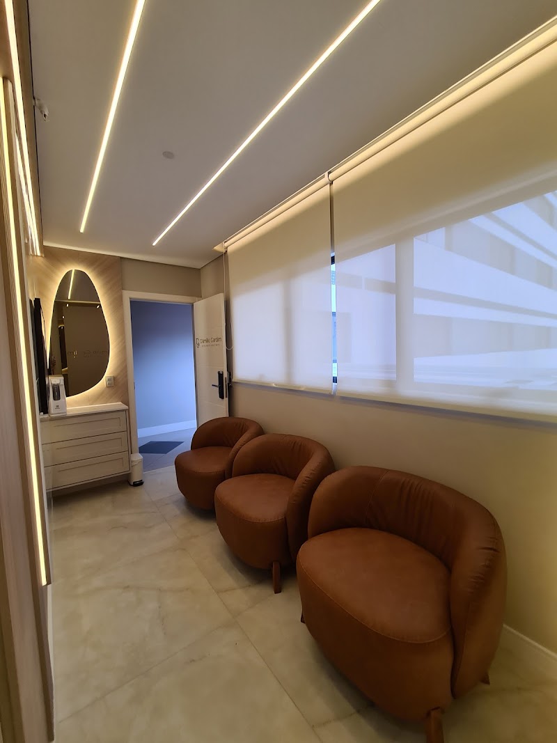 Dra. Dâmilie Gardim, Dentista - foto 2