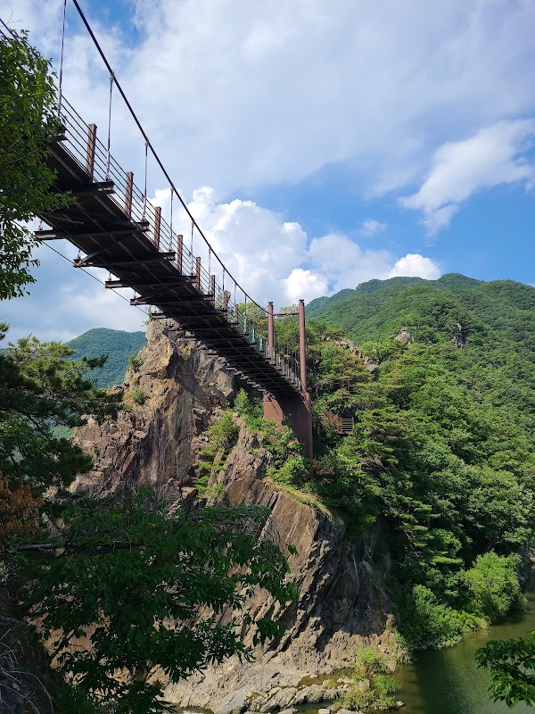 Sujupalbong Suspension Bridge