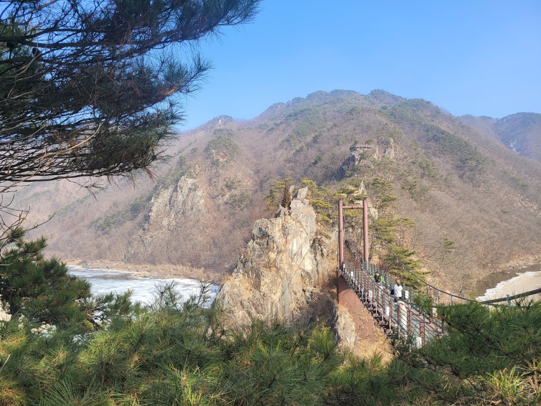Sujupalbong Suspension Bridge