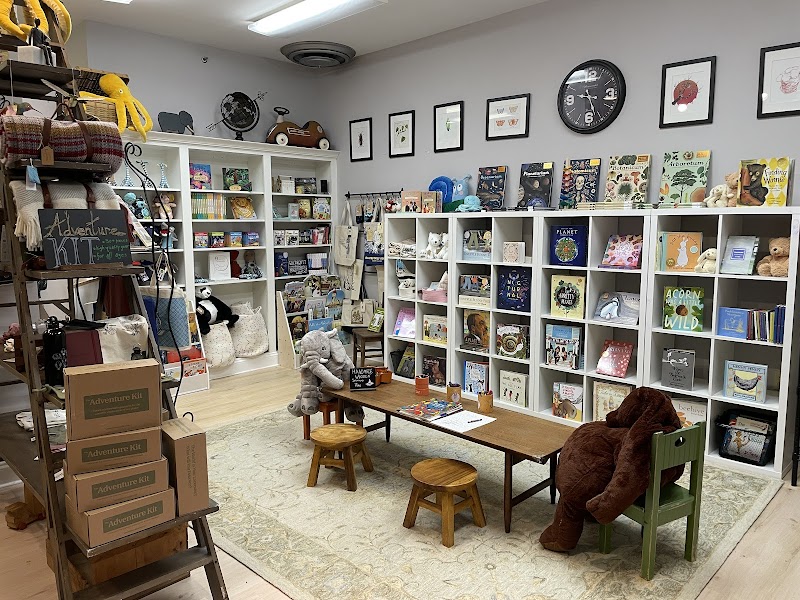 Honeybee Books & Tea photo 3