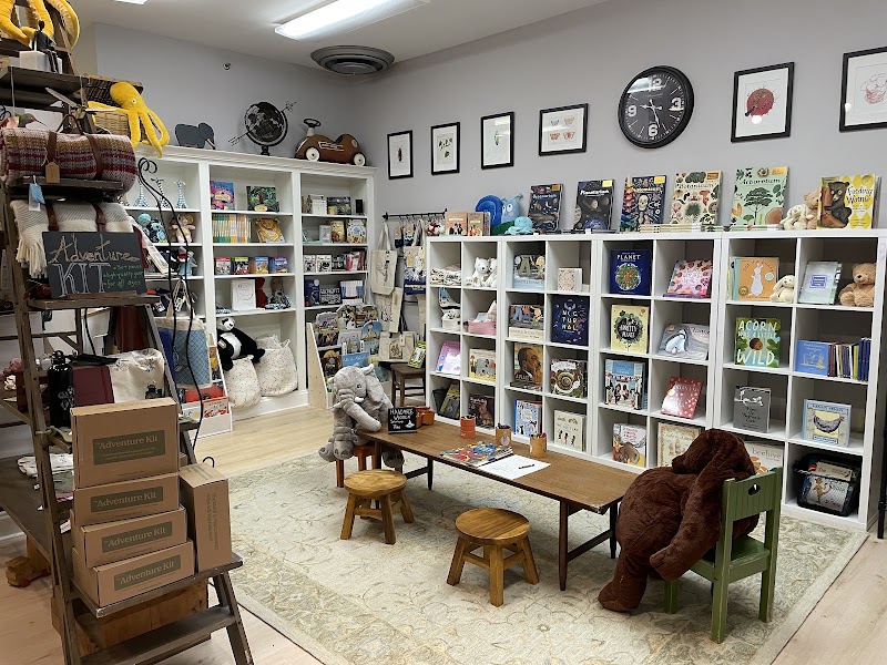 Honeybee Books & Tea photo 3
