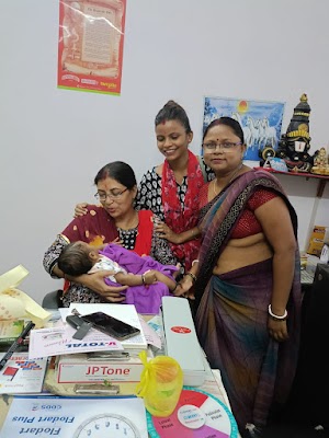 Dr. Veena Pandey/Best Gynecologist Obstetritian Lady Doctor and women care Clinic PCOD स्त्री एवं प्रसूति रोग विशेषज्ञ - Image 3