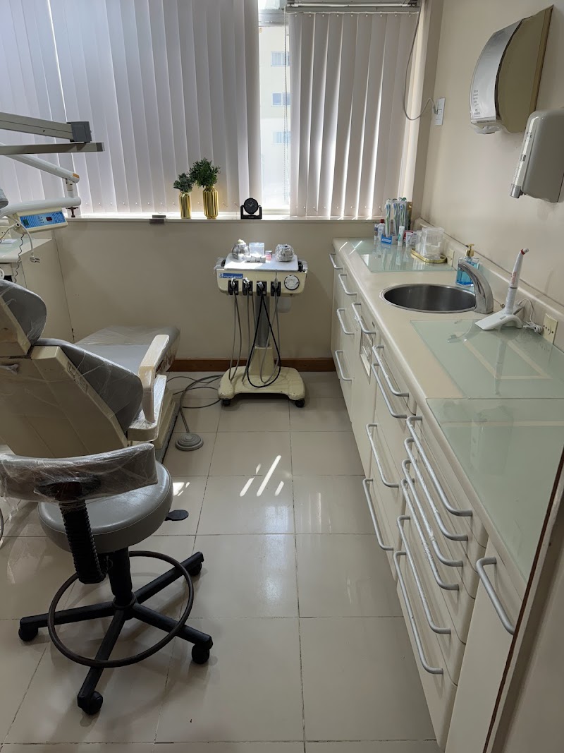 Dra Joana Moutinho • Dentista em Campos dos Goytacazes - foto 2