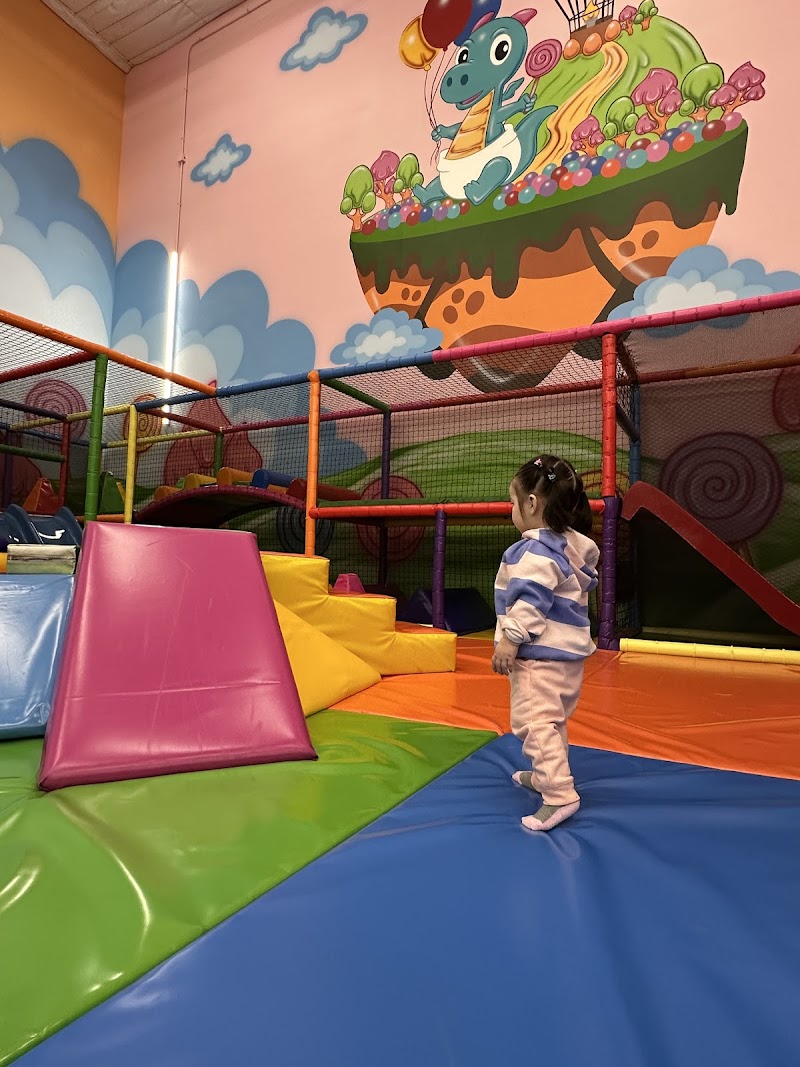 Kids Empire Phoenix Laveen — interior