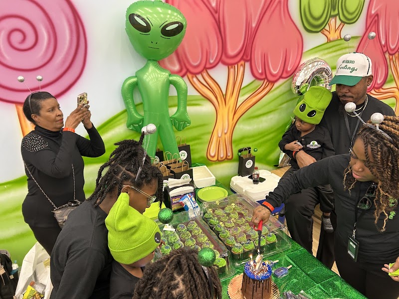 Kids Empire Phoenix Laveen photo 4