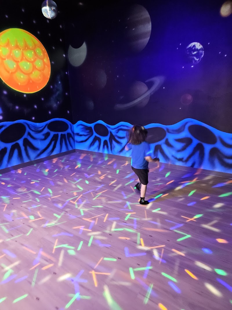 Kids Empire Phoenix Laveen photo 5