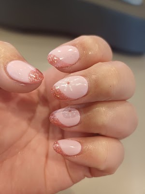 Oscar Nails and Hair