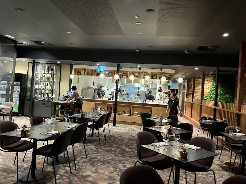 Verandah Dining at The Strathmore – Level 1