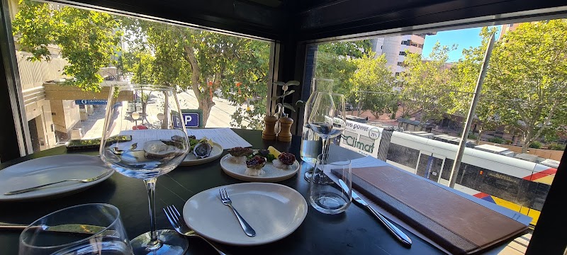 Verandah Dining at The Strathmore – Level 1 photo 5