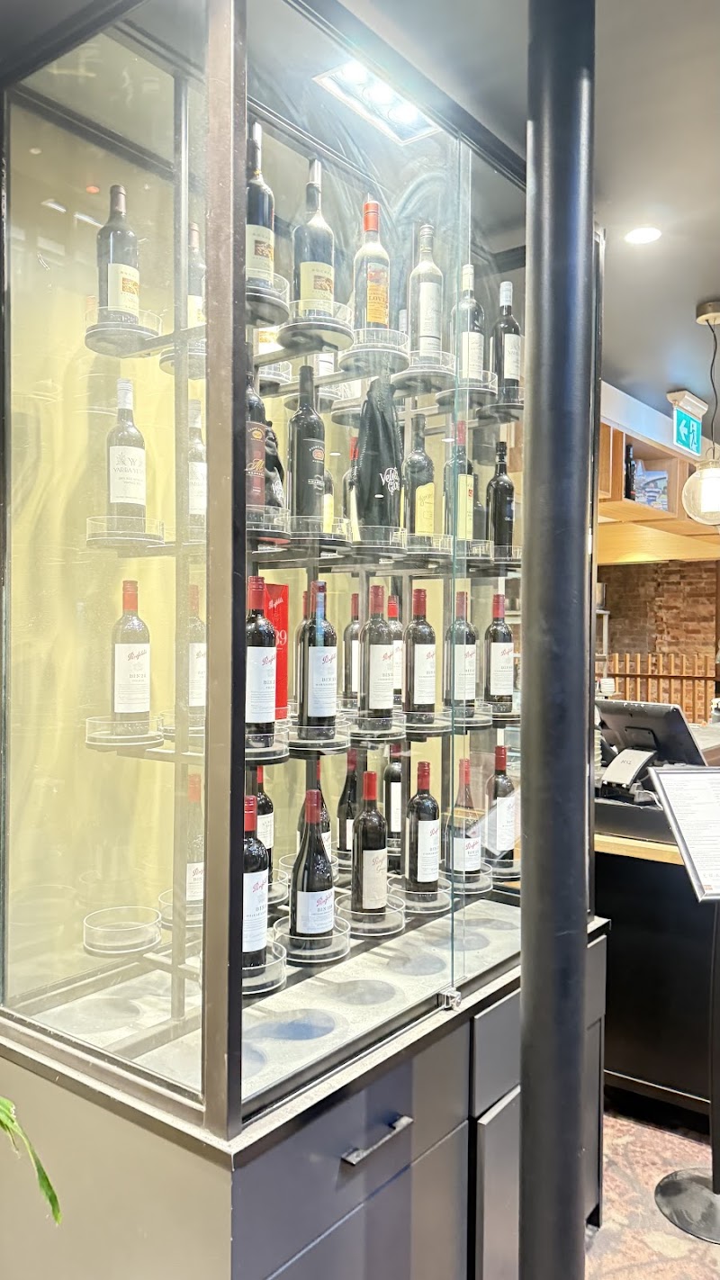 Verandah Dining at The Strathmore – Level 1 photo 4