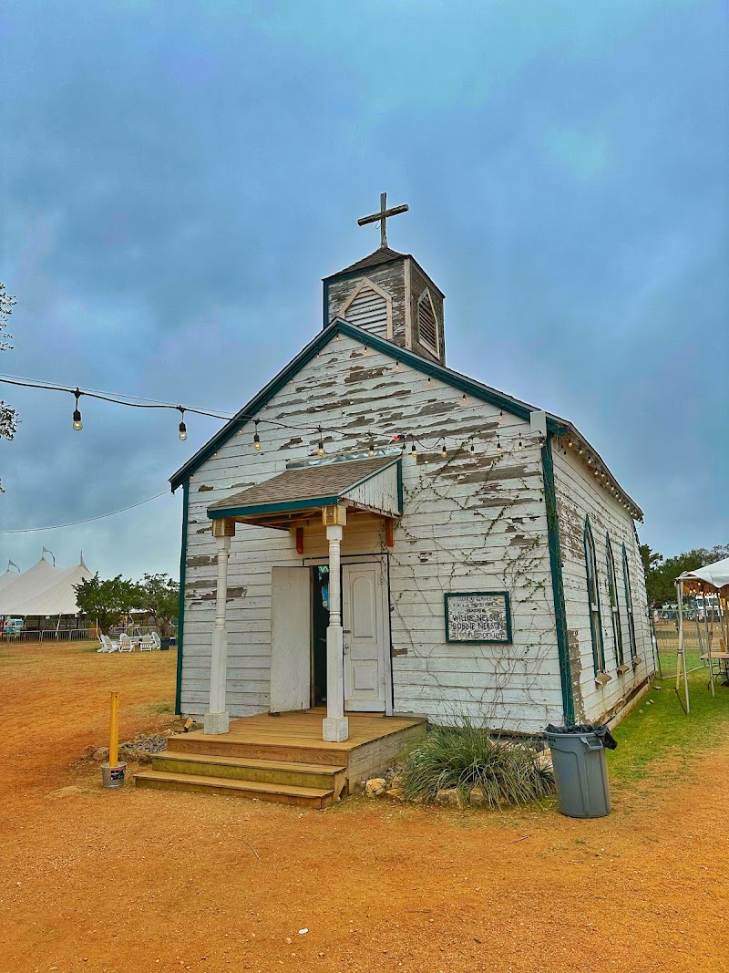 Luck Ranch - Photo 1