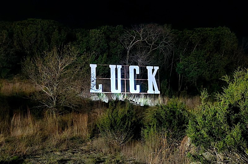 Luck Ranch - Photo 4