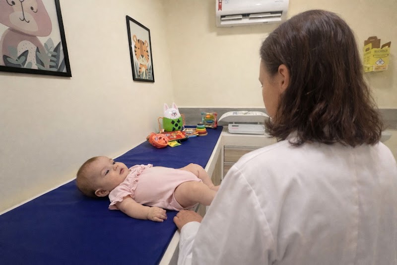 Dra. Aline Beltrão - Pediatra Neonatologista