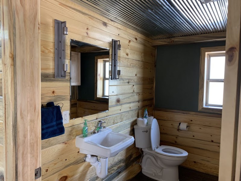 Elk Hollow Lodge - Spur Outfitters & Lodging - Photo 2